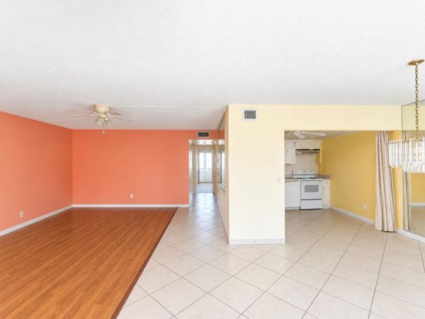 205 Wellington M, West Palm Beach, FL 33417