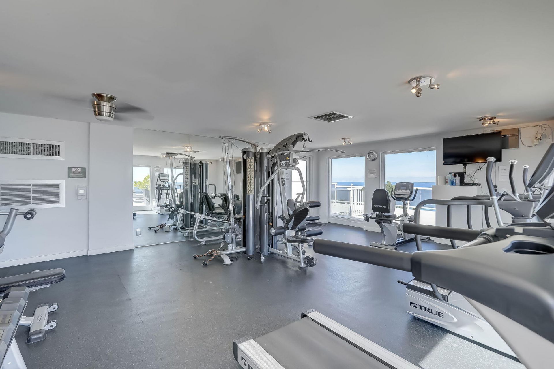 2841 N Ocean Boulevard, Unit 1806, Fort Lauderdale, FL 33308 Photo