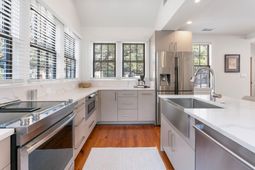 59 Beverly Road photo 4