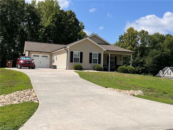 114 Kanah Court , Winston-Salem, NC 27107