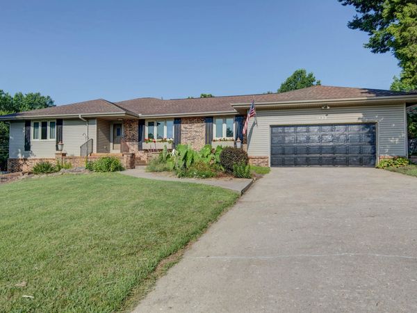1433 S Charing Road, Springfield, MO 65809