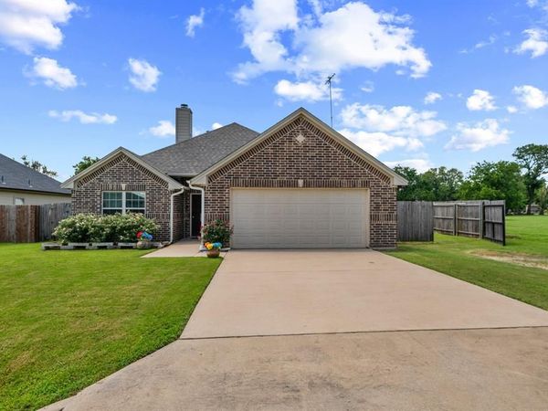 1204 Cutler Street, Tioga, TX 76271