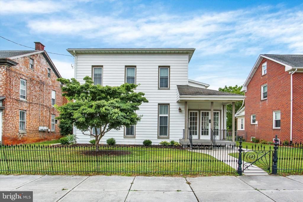 232 N FRANKLIN STREET , HANOVER, PA 17331