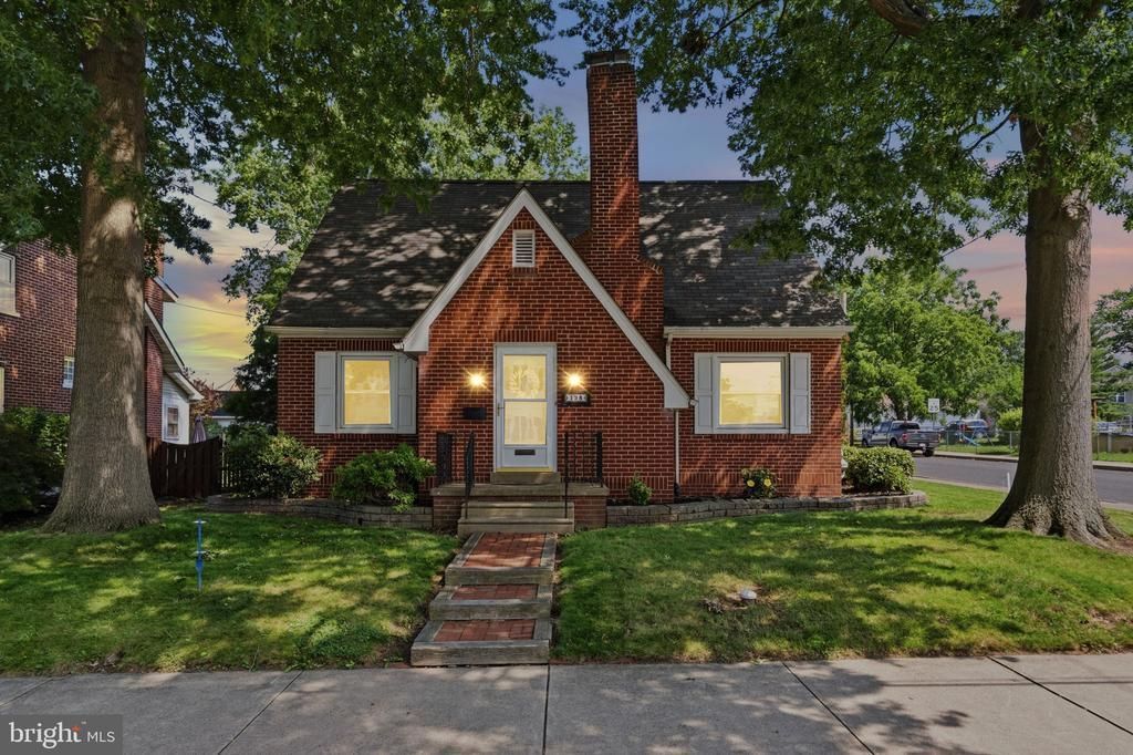 198 W LINCOLN AVENUE, TELFORD, PA 18969