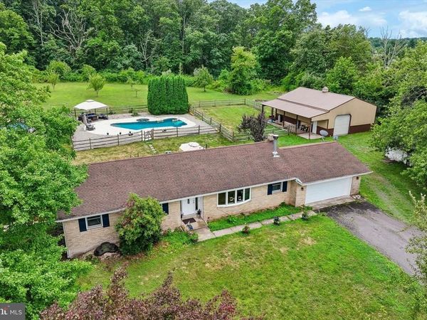 2380 WINDING ROAD , QUAKERTOWN, PA 18951