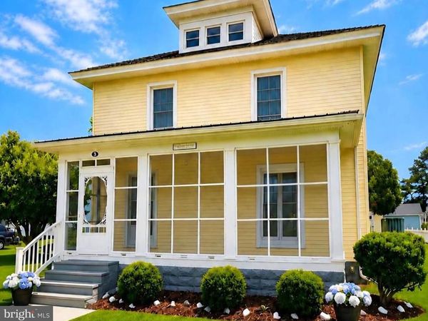 8 SOUTH STREET, WACHAPREAGUE, VA 23480