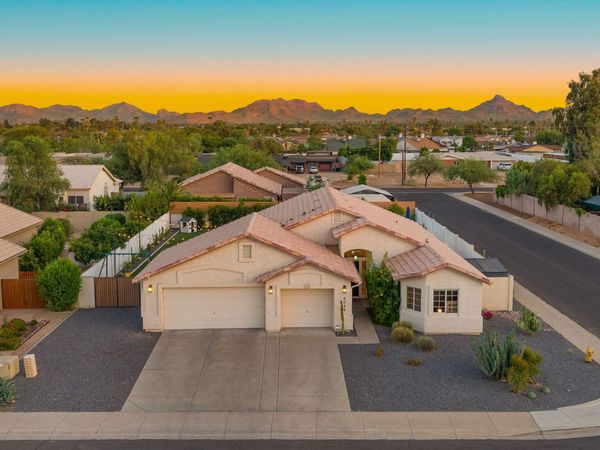 4049 E VISTA Drive, Phoenix, AZ 85032
