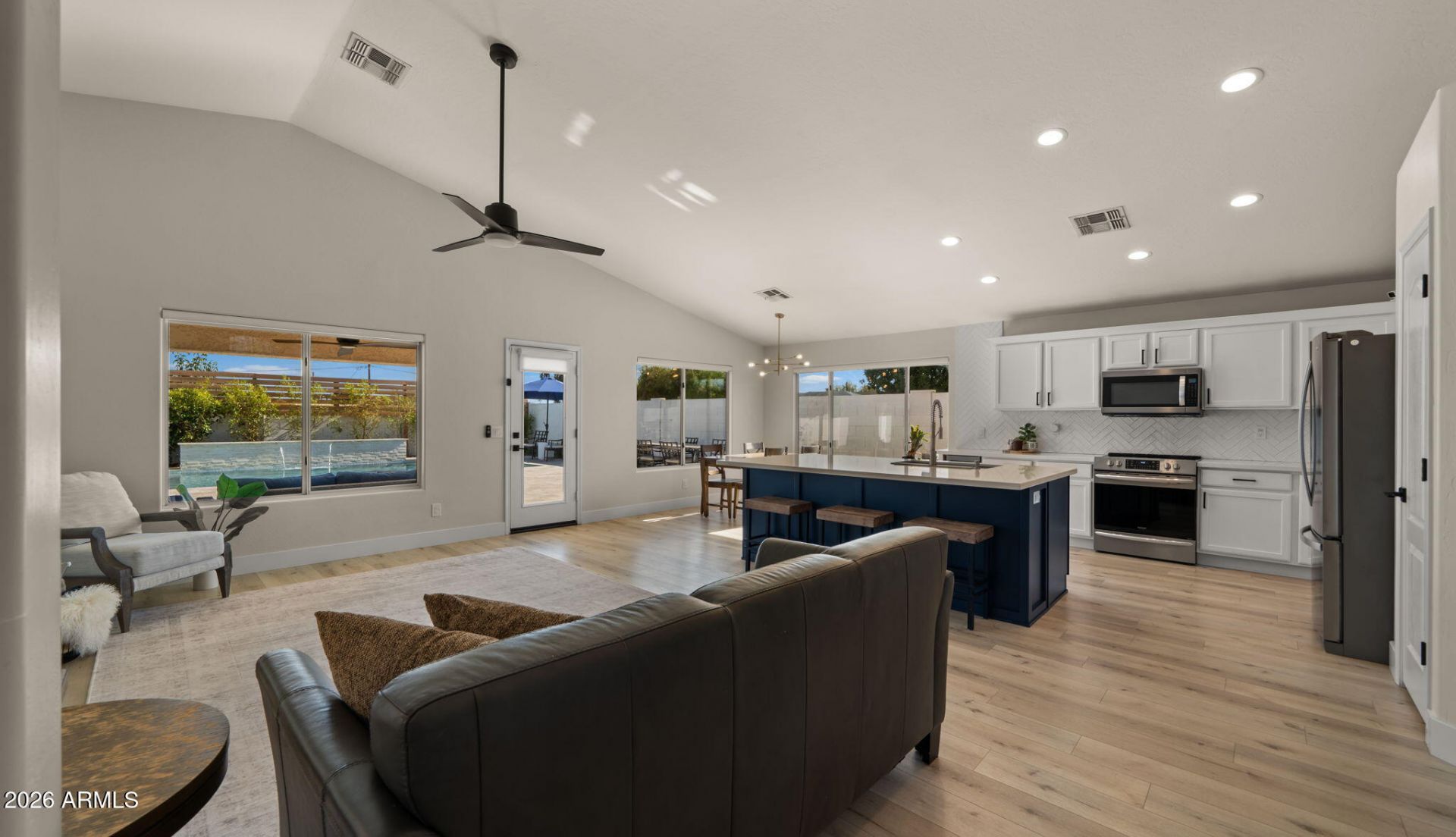 4049 E Vista Drive, Phoenix, AZ 85032 Main Photo