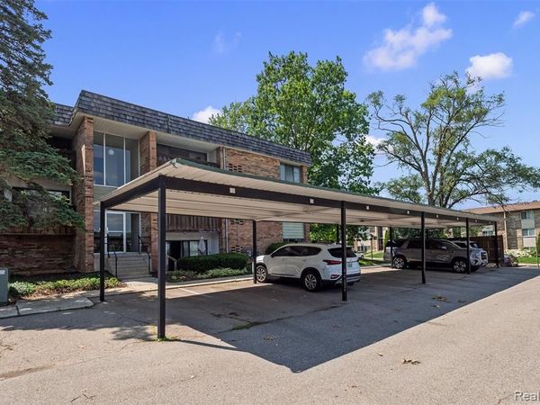 1255 S Maple Road, Ann Arbor, MI 48103