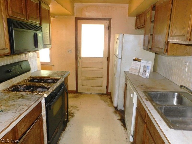 1361 E 28th Street, Ashtabula, OH 44004 Photo 11