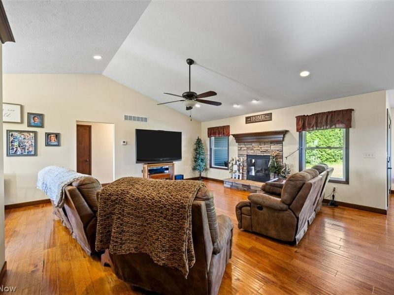 3788 Deerfield Avenue NW, North Lawrence, OH 44666 Photo 12