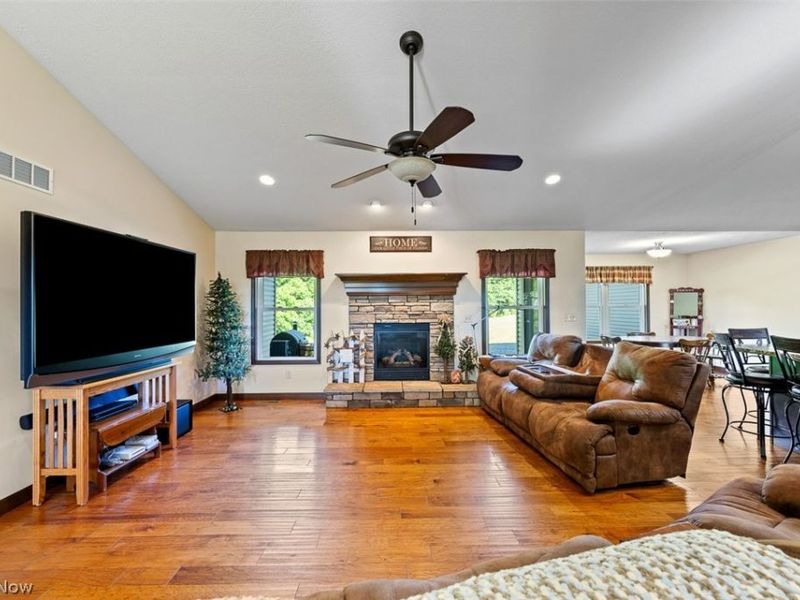 3788 Deerfield Avenue NW, North Lawrence, OH 44666 Photo 7