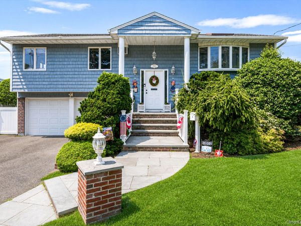 1000 Oakfield Avenue , North Bellmore, NY 11710