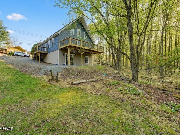 578 Lakeview Drive E, Lake Ariel, PA 18436