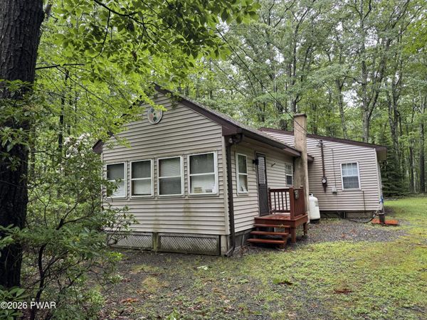 930 Rt 390 , Unit 19C201, Greentown, PA 18426