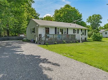 3777 Randall Road, Ransomville, NY 14131