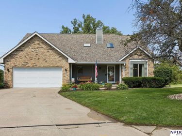 1255 Limerick Road, Papillion, NE 68046