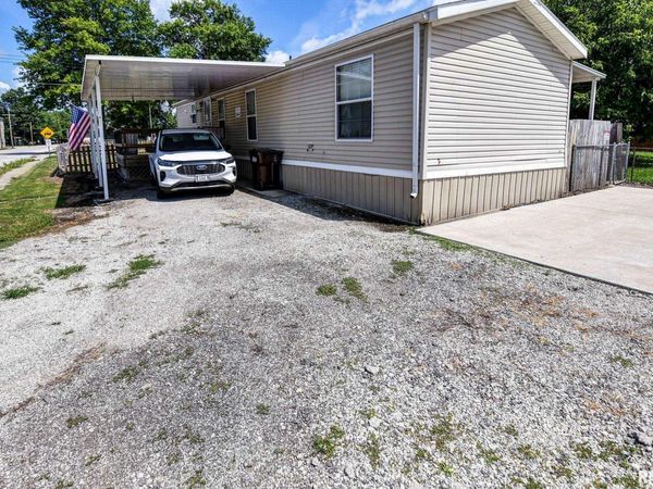 225 PARKER Street, Bulpitt, IL 62517