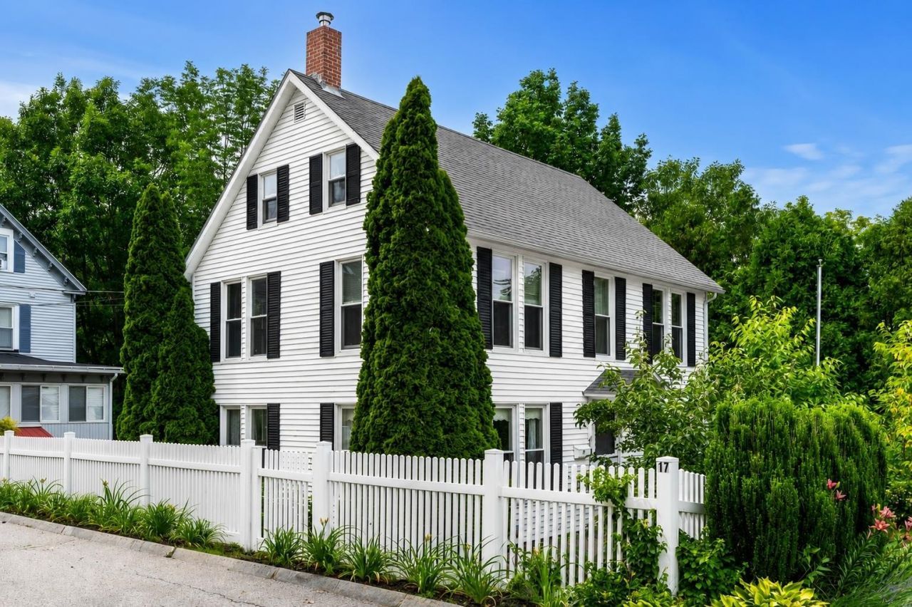 17 Cliff Street, Somersworth, NH 03878 Main Photo
