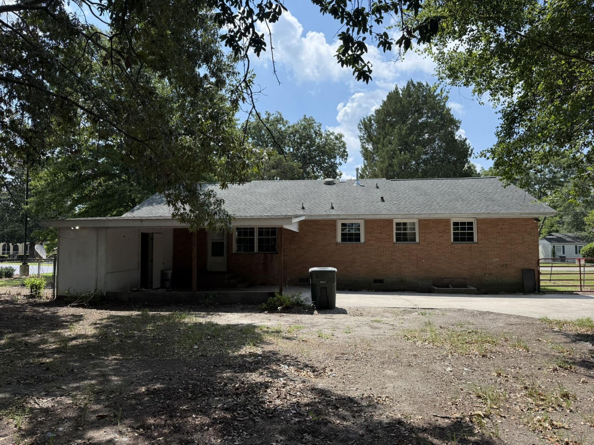 945 Latimore Street Photo 8