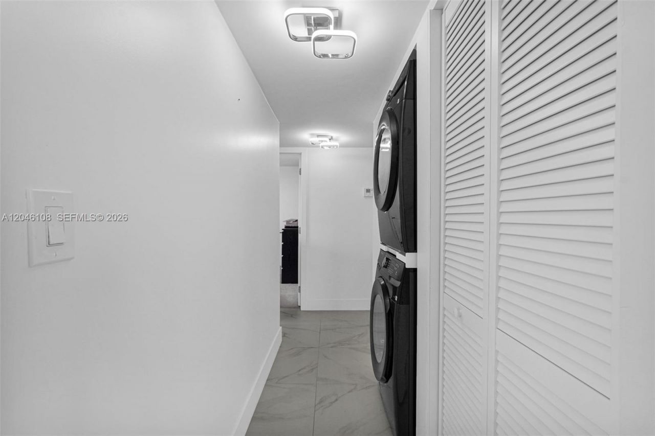 2016 Bay Dr , Unit 808, Miami Beach, FL 33141 Photo