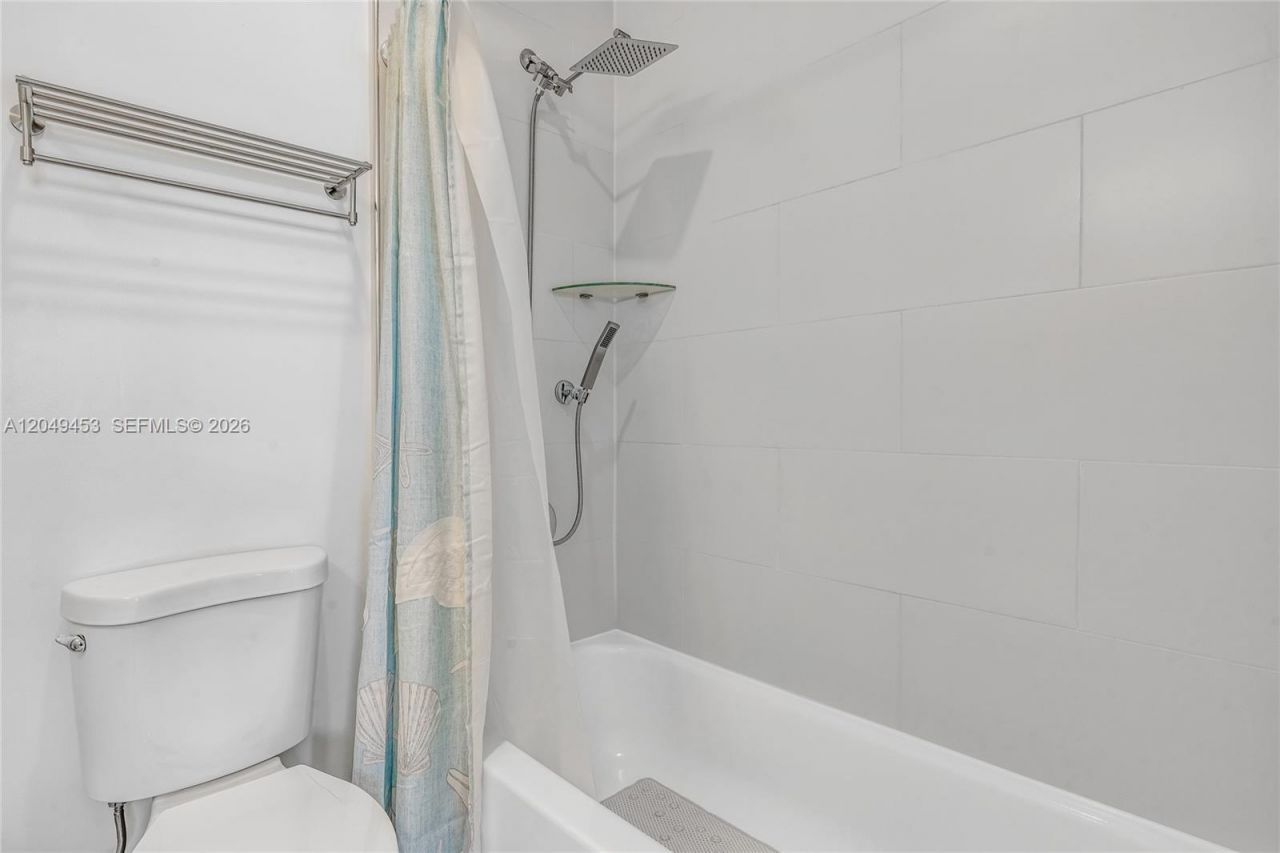 501 E Ocean Dr, Unit 28, Key Colony, FL 33051 Photo
