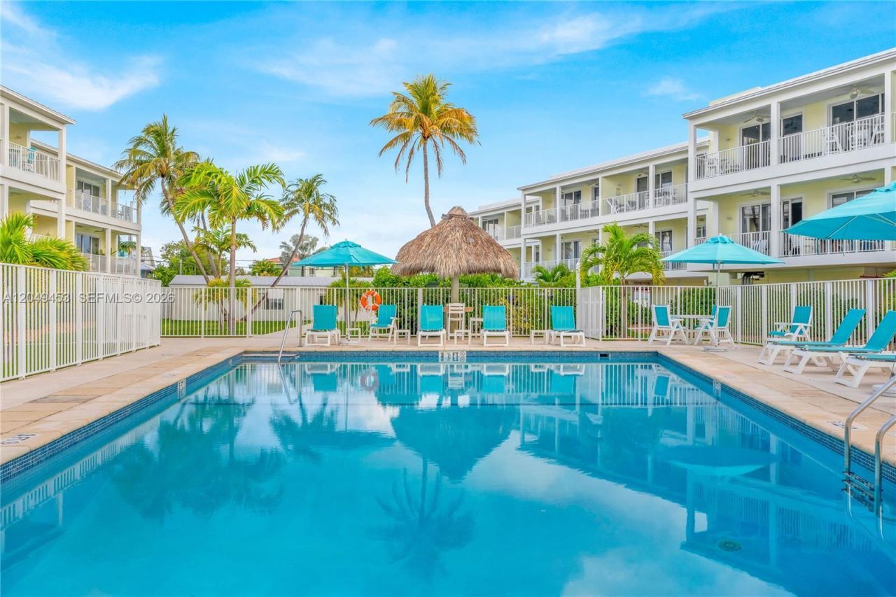 501 E Ocean Dr, Unit 28, Key Colony, FL 33051 Photo