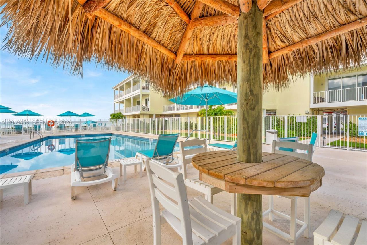 501 E Ocean Dr, Unit 28, Key Colony, FL 33051 Photo