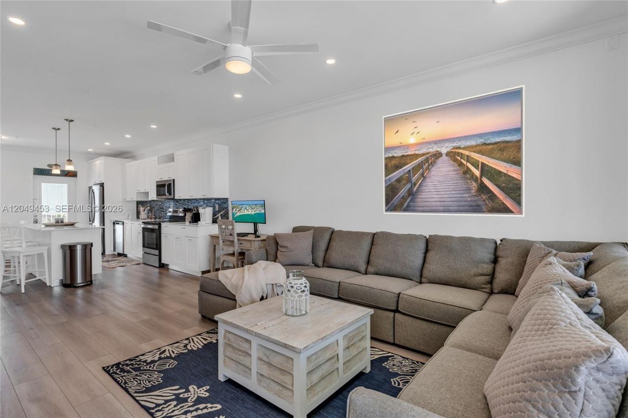 501 E Ocean Dr, Unit 28, Key Colony, FL 33051 Photo