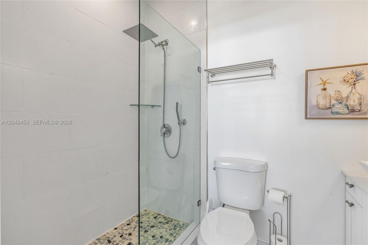 501 E Ocean Dr, Unit 28, Key Colony, FL 33051 Photo