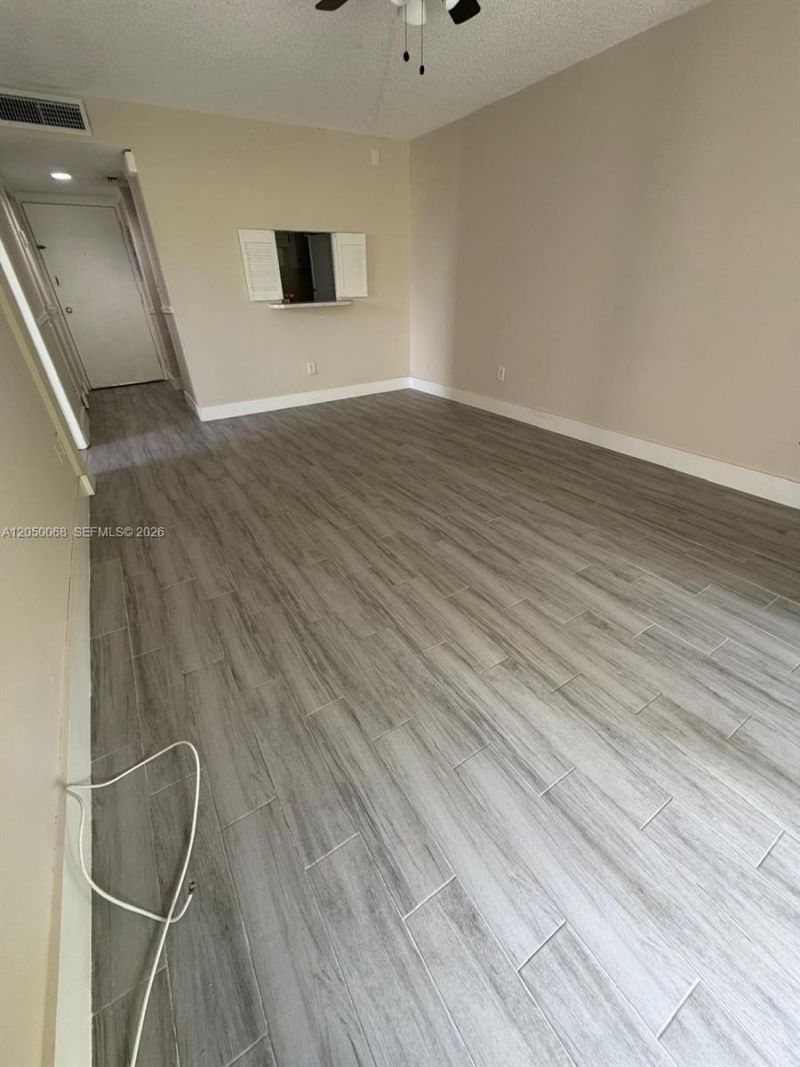 14421 N Kendall Dr , Unit 412M, Miami, FL 33186 Photo