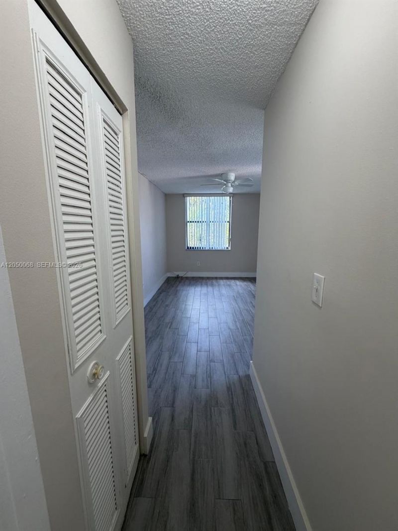 14421 N Kendall Dr , Unit 412M, Miami, FL 33186 Photo