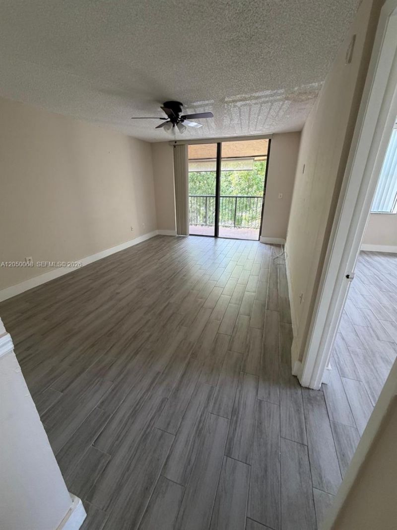 14421 N Kendall Dr , Unit 412M, Miami, FL 33186 Photo