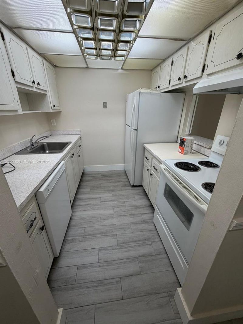 14421 N Kendall Dr , Unit 412M, Miami, FL 33186 Photo