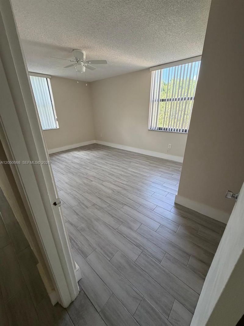 14421 N Kendall Dr , Unit 412M, Miami, FL 33186 Photo