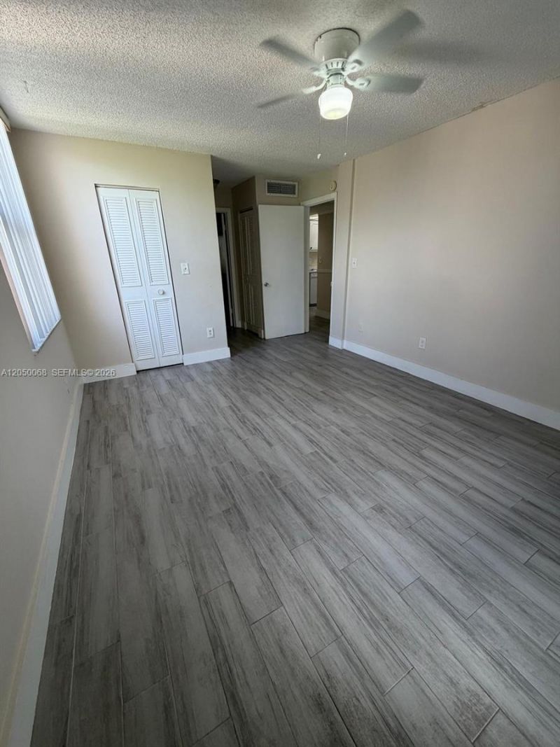 14421 N Kendall Dr , Unit 412M, Miami, FL 33186 Photo