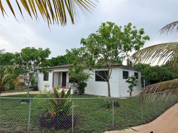 341 Aladdin St , Opa-Locka, FL 33054