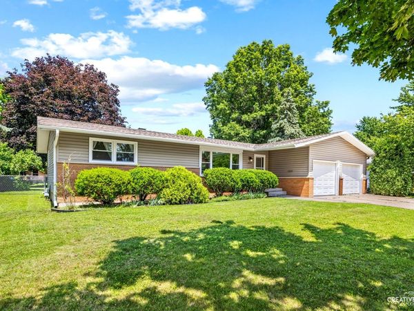 205 W Milner Avenue , DeKalb, IL 60115