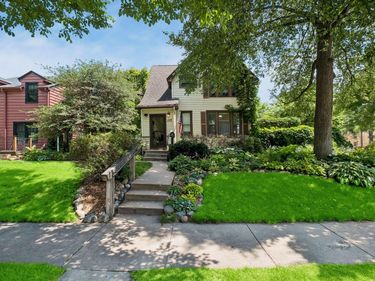 1114 Gibbs Avenue, Saint Paul, MN 55108