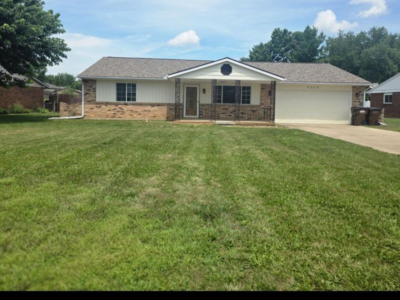 8206 Meadowlark Drive, Carlisle, OH 45005 Photo 1