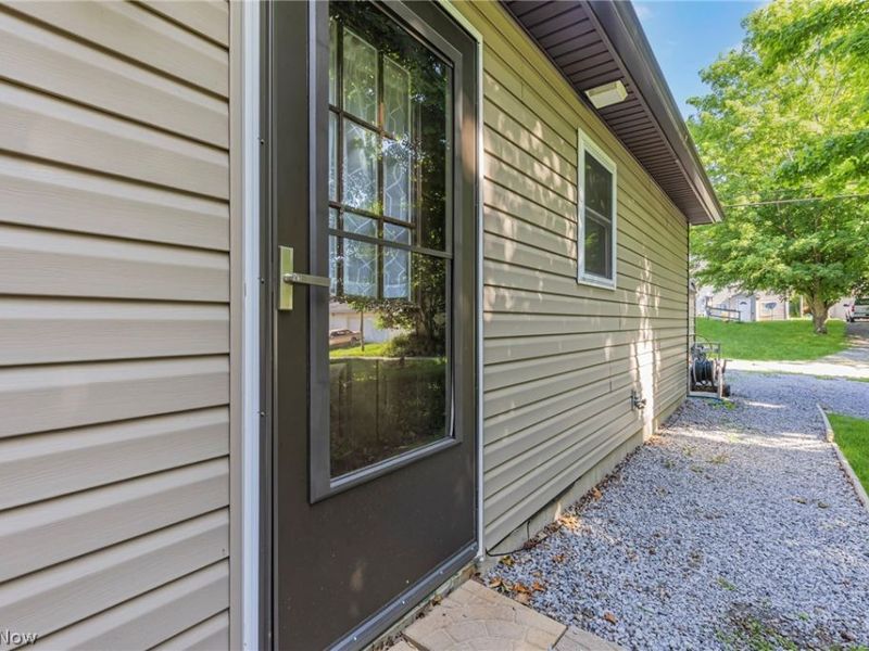 716 W Clark Street, East Palestine, OH 44413 Photo 18