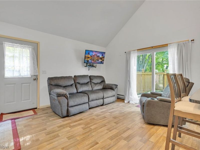 716 W Clark Street, East Palestine, OH 44413 Photo 5