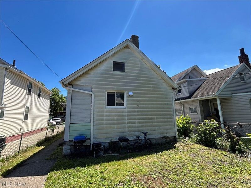 1764 E 33rd Street, Cleveland, OH 44114 Photo 19
