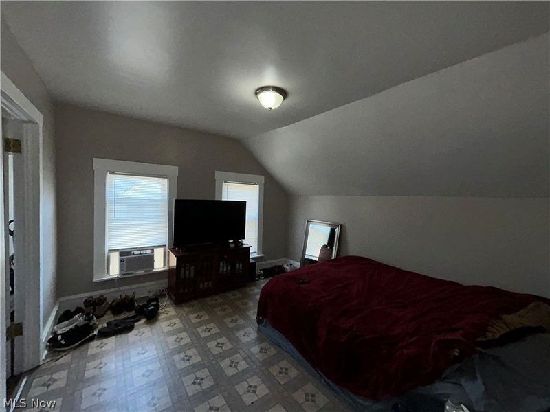 1764 E 33rd Street, Cleveland, OH 44114 Photo 21