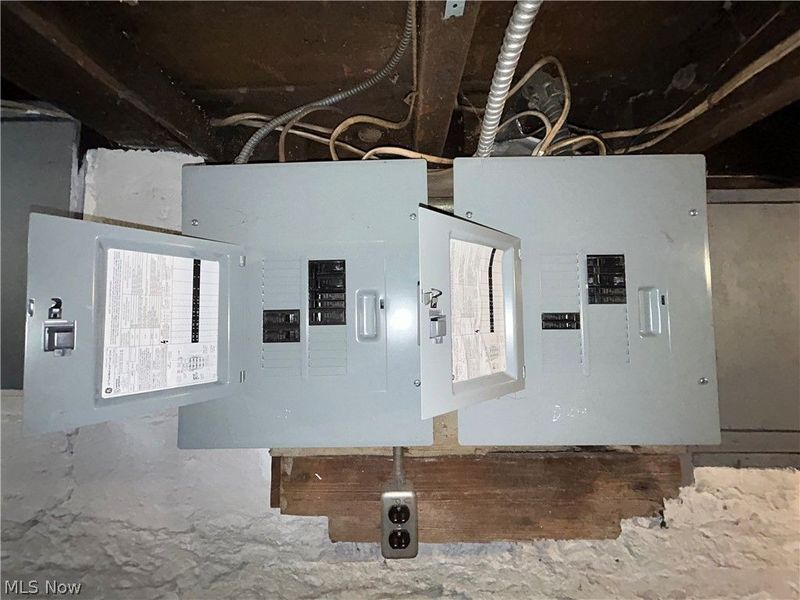 1764 E 33rd Street, Cleveland, OH 44114 Photo 32