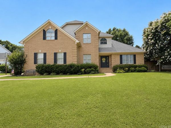105 River Oaks Court , Searcy, AR 72143