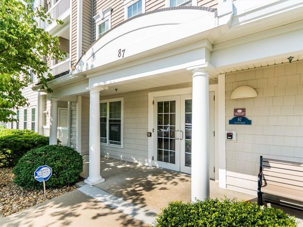 87 Clocktower Drive, Unit 203, Waltham, MA 02452