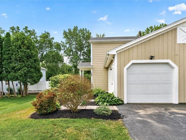 186 Wycliff Drive , Webster, NY 14580