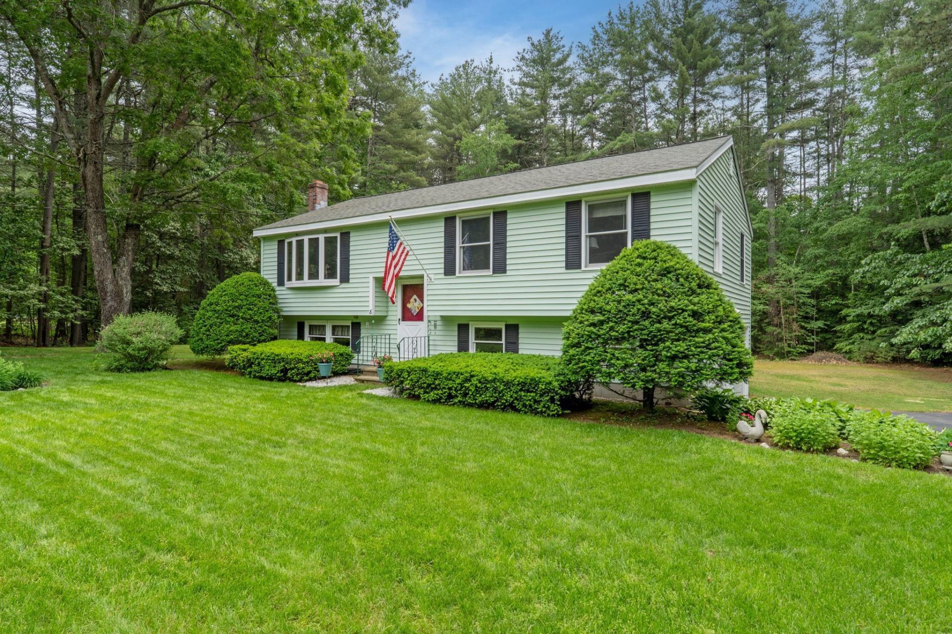 8 Rocky Hill Road, Litchfield, NH 03052 Main Photo