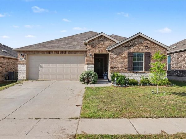 1437 Waggoner Drive, Aubrey, TX 76227